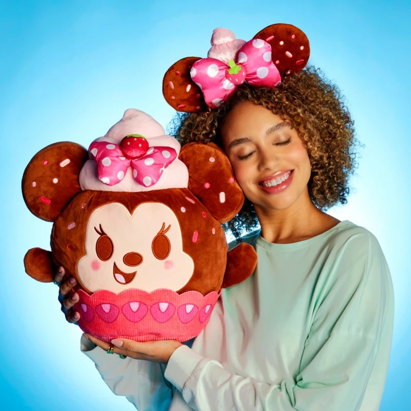 Minnie Mouse Strawberry Cupcake Disney Munchlings Backpack, Baked Treats - Image 2