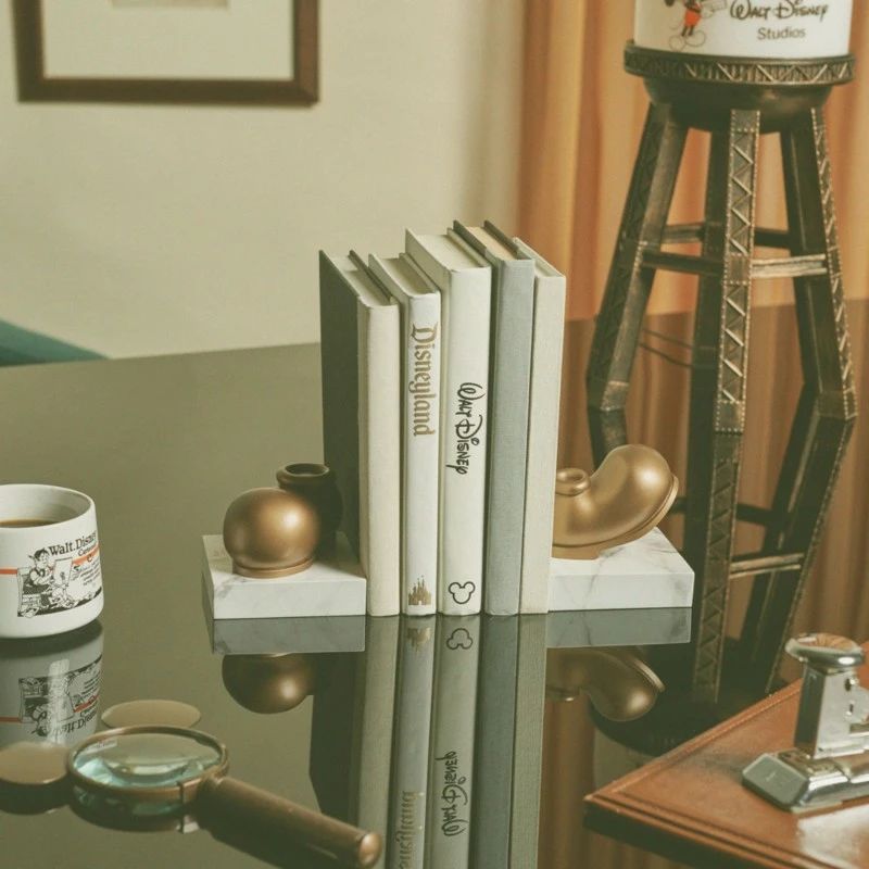 Mickey Mouse Magnifying Glass - Disney100 - Image 2